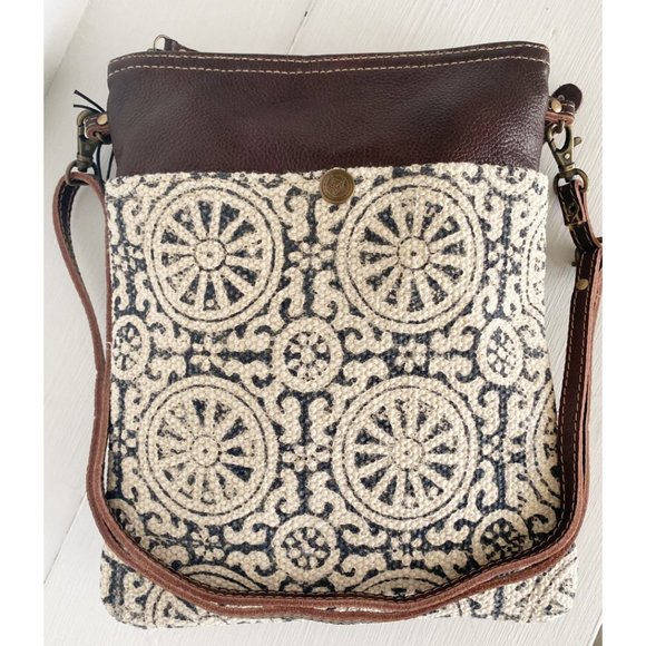 Circles Leather Canvas and Rug Crossbody Purse - Picture 5 of 9